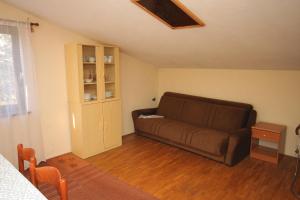 Family friendly apartments with a swimming pool Jadreski, Pula - 7292