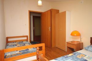 Family friendly apartments with a swimming pool Jadreski, Pula - 7292