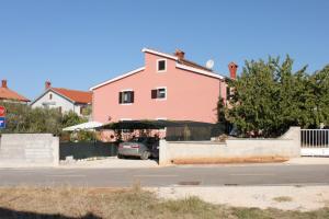 Apartments for families with children Fazana - 7255 