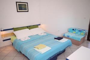 Apartments with parking space Fazana - 7234