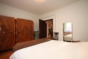 Apartments with a parking space Fazana - 7283