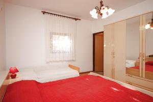 Apartments with a parking space Liznjan, Medulin - 7214