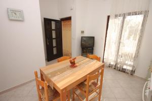 Apartments with a parking space Liznjan, Medulin - 7214