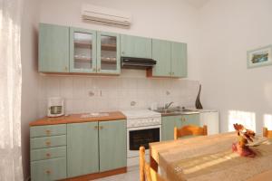 Apartments with a parking space Liznjan, Medulin - 7214