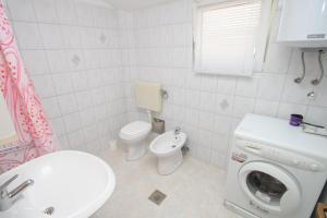 Apartments with a parking space Liznjan, Medulin - 7240