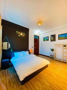 Phòng Đôi Loại Sang (Deluxe Double Room)