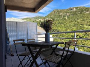 Appartements Appartement d'une chambre avec vue sur la mer terrasse amenagee et wifi a Bastia a 2 km de la plage : photos des chambres