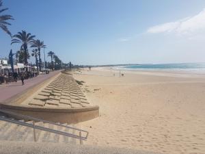 Casa Adosada en Playa La Barrosa URBANIZACIÓN LAS ARENAS 67