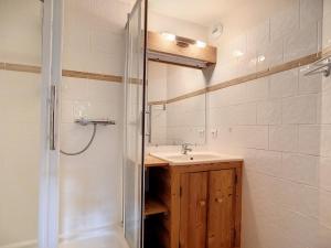 Appartements Appartement spacieux et confortable A proximite des pistes Balcon WIFI - FR-1-344-771 : photos des chambres