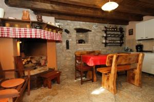 Holiday house with a parking space Celici, Central Istria - Sredisnja Istra - 7333