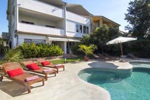 Apartments with a swimming pool Valbandon, Fazana - 7351 