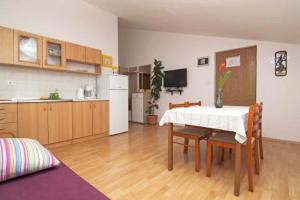 Family-friendly apartments with swimming pool Valbandon, Fazana - 7351