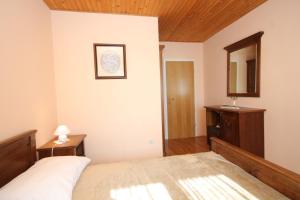 Family friendly house with a swimming pool Presika, Labin - 7363