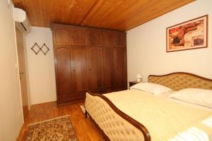 Family friendly house with a swimming pool Presika, Labin - 7363