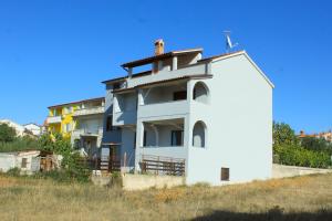 Apartments with a parking space Stinjan, Pula - 7369