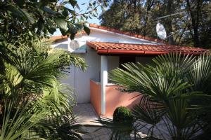 Apartments with a parking space Valbandon, Fazana - 7383 