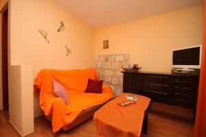 Apartments with a parking space Valbandon, Fazana - 7383