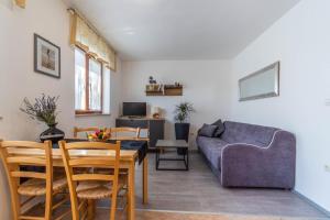 Family-friendly apartments with swimming pool Krnica, Marcana - 7357