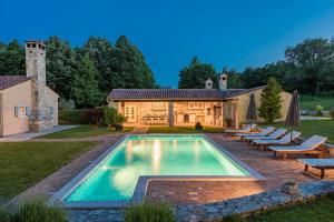 Luxury villa with a swimming pool Prodol, Marcana - 7359