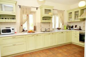 Luxury villa with a swimming pool Prodol, Marcana - 7359