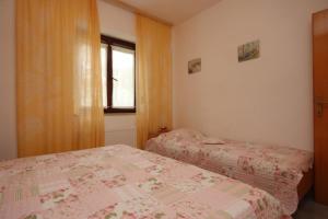 Apartments with a parking space Basanija, Umag - 7334