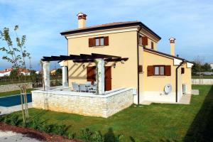 Family friendly house with a swimming pool Kanfanar, Central Istria - Sredisnja Istra - 7330 