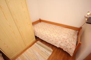 Apartments with parking space Presika, Labin - 7390