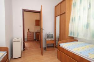 Apartments with a parking space Fazana - 7396