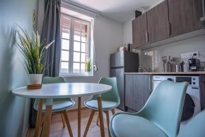 Appartements Capstay la Rhonelle - Netflix - 2 chambres - Cuisine : photos des chambres