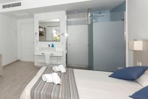 Studio  room in Hotel Club Calimera es Talaial