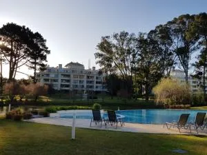 Green Park Hermosos Apartamentos Vista al Lago - 埃斯特角城