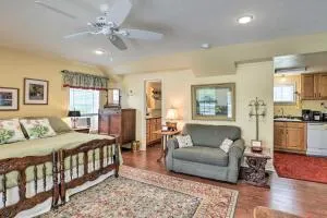 Studio in College Station with Expansive Deck! - Round Top