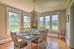 Glasgow Home with Porch Close to Lake and Caves!