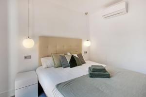 Modern 3 bed Apartment in Puerto Banus, Marbella