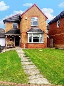 Spacious 4 bed home in a quiet cul-de-sac - Coundon