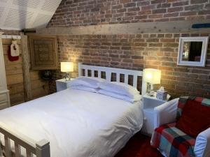 Quirky Barn Conversion Crowhurst Battle