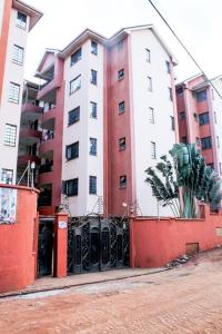 Blissful 2 bedroom fully furnished with parking.