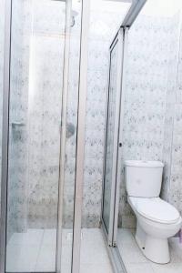 Blissful 2 bedroom fully furnished with parking.