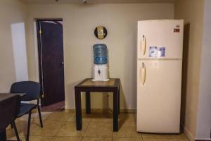 Departamento GRANDE con 2 recamaras con aire 5 camas wifi 115mb, cocina .Cochera techada, #4