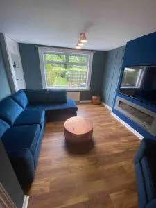 Lovely 2 bedroom with private garden - Seafield