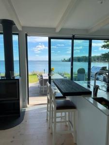 Stylish lake view house