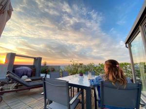 The Love suite 1 Athens Riviera