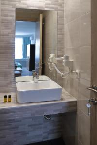 Menta Studios, next to metro station, smart tv