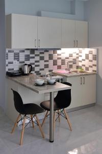 Menta Studios, next to metro station, smart tv