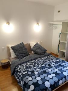 Appartements Appartement cosy entier, parking gratuit dans la rue : photos des chambres