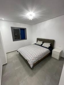 Nouveau complexe avec balcon et piscines prives