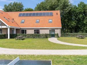 Luxurious 20-person apartment on Ameland