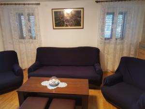 Holiday house with a parking space Orlec, Cres - 19938