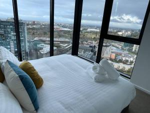 Lux 3 Bedroom Apartment in Southbank