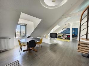 Duplex de standing en centre-ville avec parking, proche port et plage - FR-1-361-377